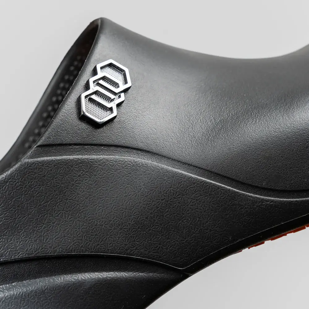 stico-black-nec-06_08.webp